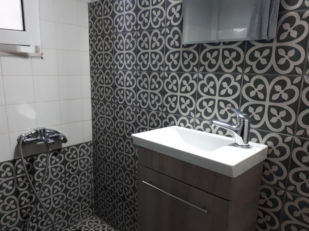 Mignon Apartment Атина Екстериор снимка